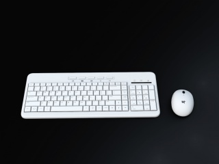 白色键盘C4D模型