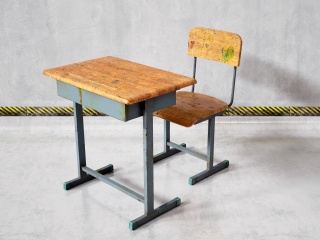 课桌椅C4D模型